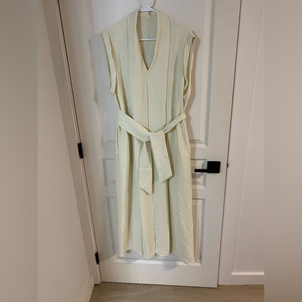 Elegant Cream Sleeveless Linen Rayon Blend Dress